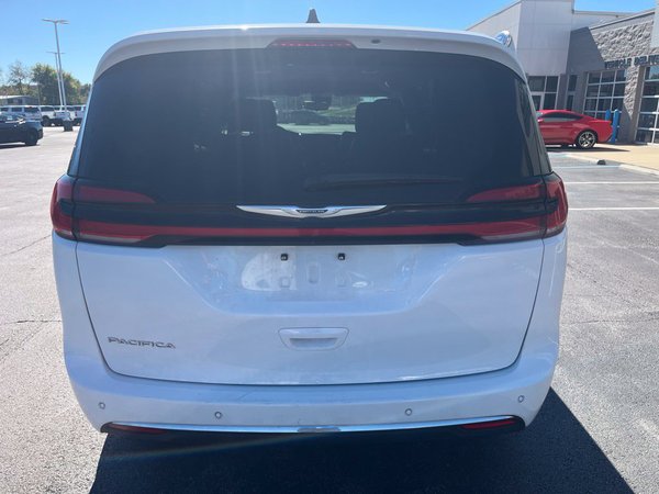 2023 Chrysler Pacifica Touring L - Photo 2