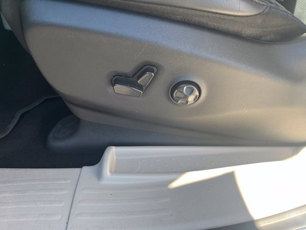 2023 Chrysler Pacifica Touring L - Photo 9