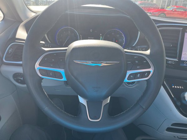 2023 Chrysler Pacifica Touring L - Photo 12