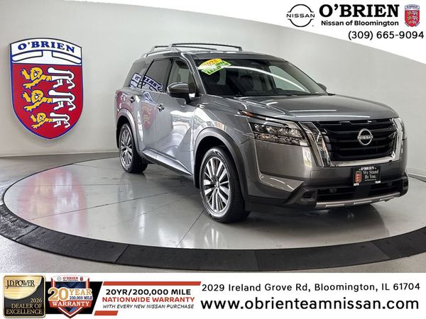 2025 Nissan Pathfinder SL
